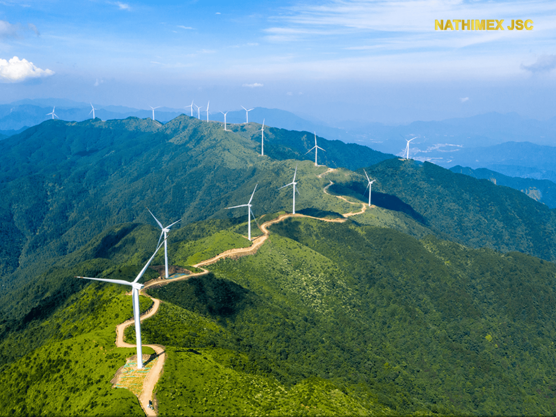 Cắt giảm phát thải khí nhà kính; sử dụng nguồn năng lượng xanh và hấp thụ khí nhà kính trong là ba bước quan trọng trong sản xuất xanh.