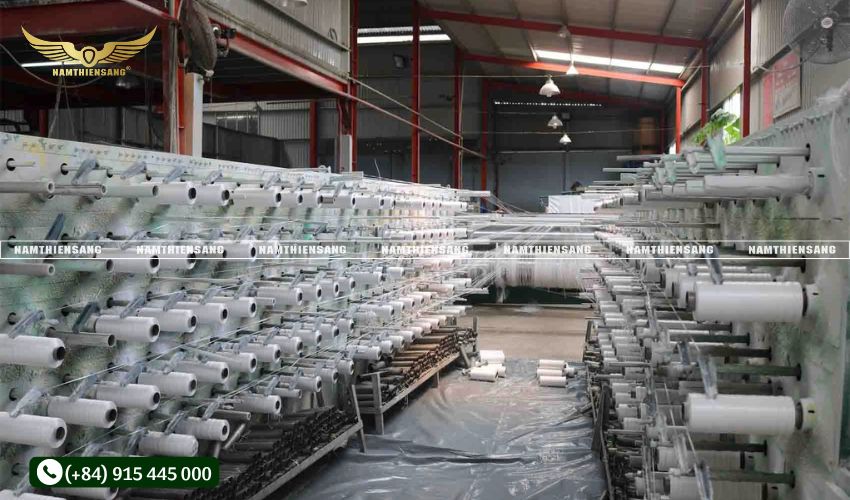 Bước 4: Lắp cuộn vào máy dệt