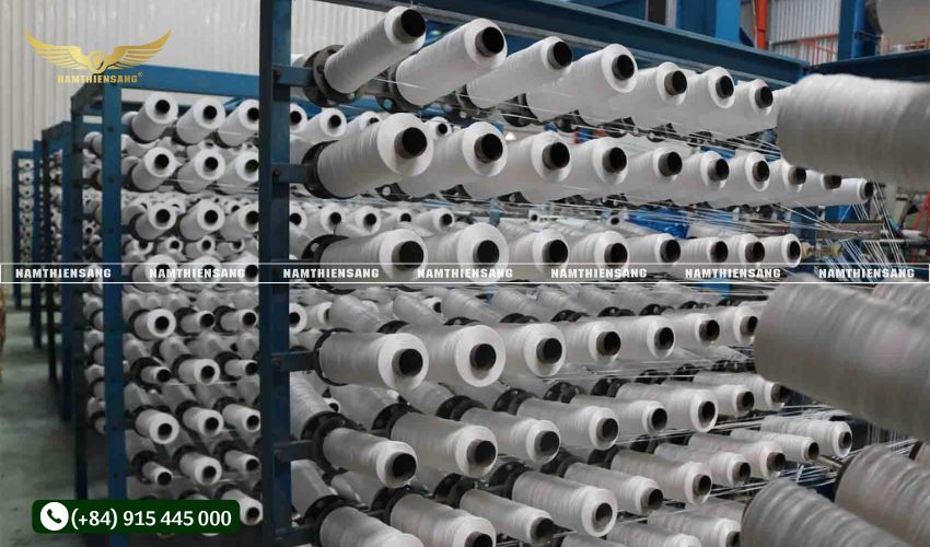 Bước 5: Dệt thành cuộn vải PP